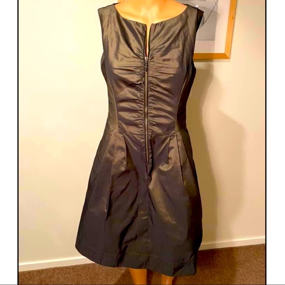 Cue Dresses & Skirts - Cue metallic zip front dress size 10
